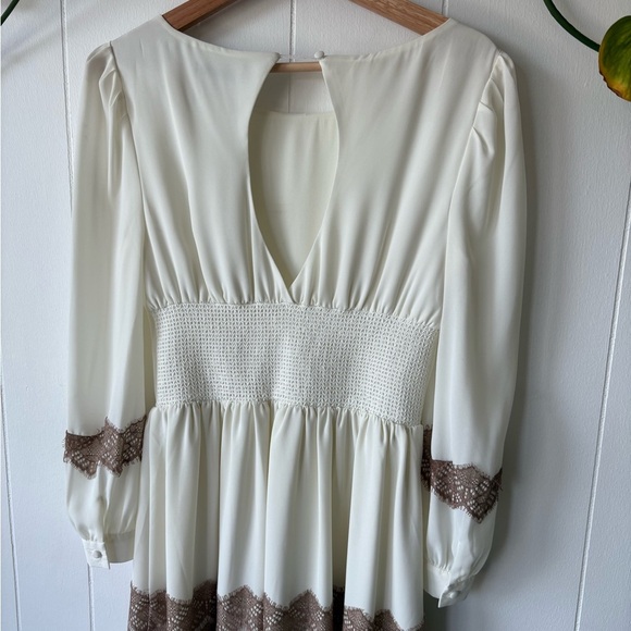 Darling White and Mauve Lace Dress | Small - Picture 4 of 5